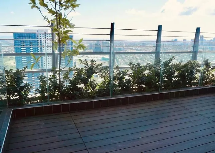 Eastwood High Life - Spectacular City View
